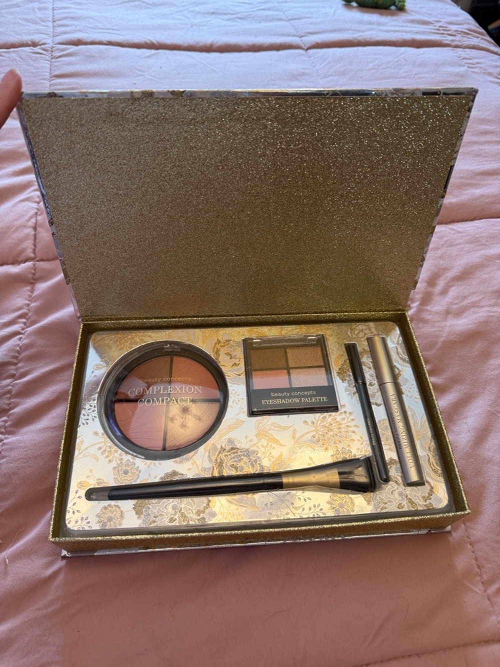 💫✨ Beauty Concepts Gold Complexion Compact & Eyeshadow Set NEW